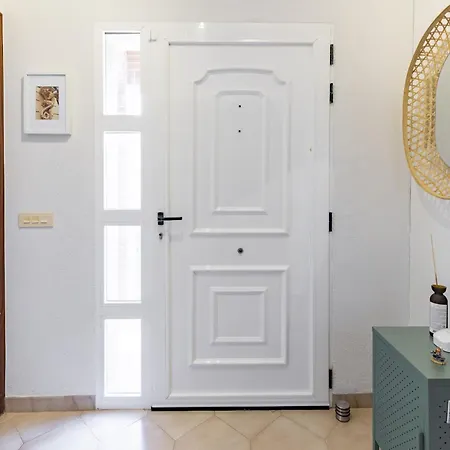 Dom wakacyjny House *