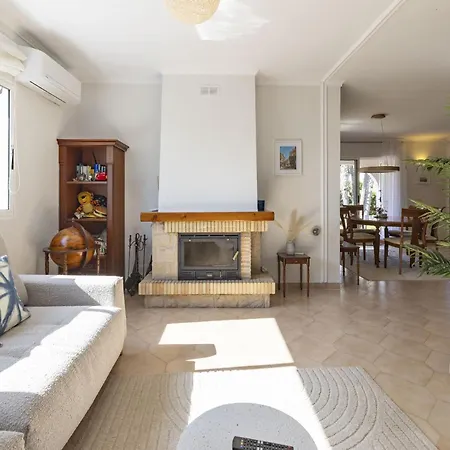 Dom wakacyjny House Almarda