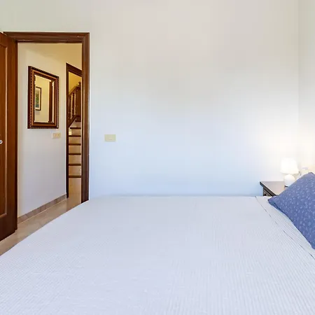 Dom wakacyjny House *