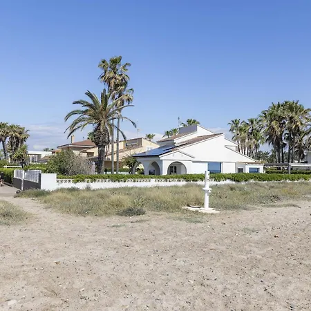 Dom wakacyjny House *